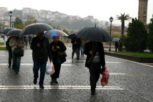 Kent geneli haftaya yağışlı bir havayla başlıyor. Kuvvetli yağışlar ve