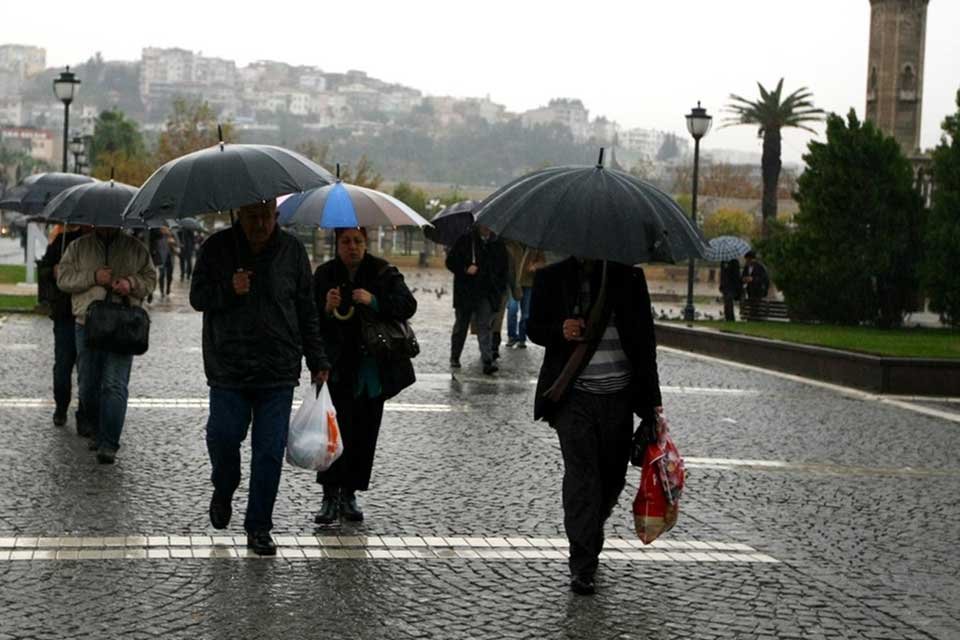 Kent geneli haftaya yağışlı bir havayla başlıyor. Kuvvetli yağışlar ve