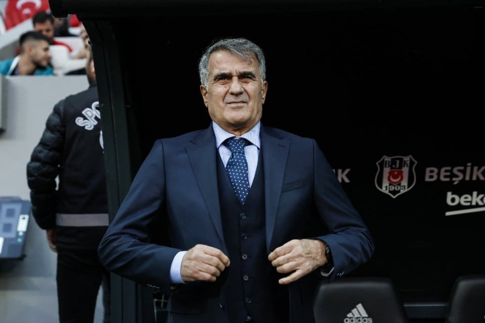 Beşiktaş, &Uuml;mraniyespor ma&ccedil;ında Teknik Direkt&ouml;r Şenol G&uuml;neş'e "hoş geldin" hediyesi