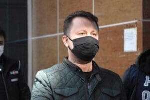 İzmir'in Menemen Belediyesi'ne y&ouml;nelik d&uuml;zenlenen yolsuzluk operasyonunda tutuklanan, CHP Genel