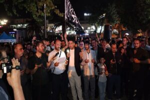 Şanlıurfa'da İsrail'i protesto etmek i&ccedil;in toplanan grubun şeriat &ccedil;ağrısı yapmasıyla