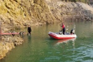 Denizli'nin G&uuml;ney il&ccedil;esinde, Cindere Baraj g&ouml;letine giren&nbsp;Halil İbrahim G&ouml;kmen&nbsp;(33), boğuldu.&nbsp;G&ouml;kmen'in