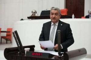 İzmir Milletvekili Bedri Serter, turizmin iktidarın oyuncağı haline geldiğini s&ouml;yledi.&nbsp;