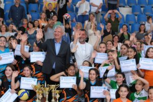 Narlıdere Belediyesi’nin 2022-2023 kış dönemi için açtığı ‘Temel Spor Eğitimi