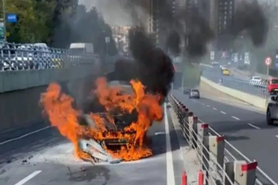 Olay, Hacıosman Bayırı Caddesi &uuml;zerinde d&uuml;n saat 17.00 sıralarında meydana