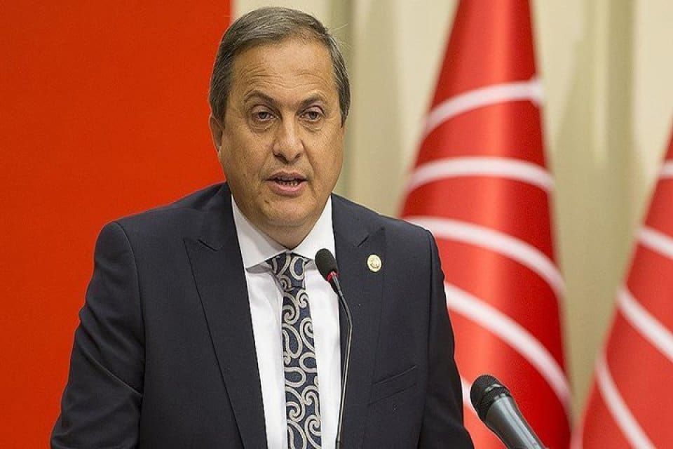 Menderes Belediye Başkanı Mustafa Kayalar'ın İ&ccedil;işleri Bakanlığı tarafından y&uuml;r&uuml;t&uuml;len yolsuzluk