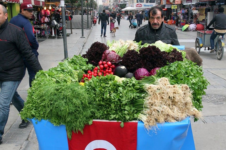 Ankara&rsquo;da bir seyyar satıcının kendisine yazılan 45 cezayı &ouml;deyememesi nedeniyle