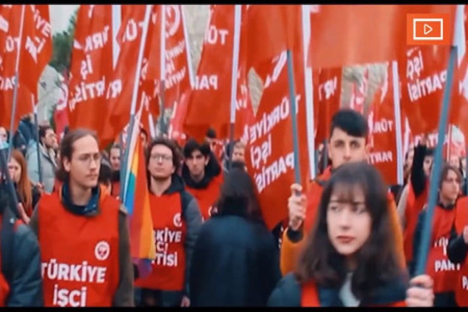 T&uuml;rkiye İş&ccedil;i Partisi'nin&nbsp;se&ccedil;im şarkısı bir kliple yayınladı. Partinin se&ccedil;im şarkısı