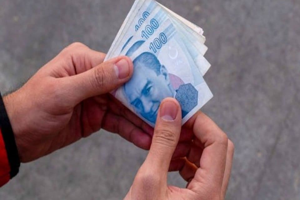 Sosyal G&uuml;venlik Başuzmanı İsa Karakaş, Emeklilikte Yaşa Takılanlar (EYT) &ccedil;er&ccedil;evesinde