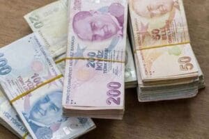 Emeklilikte yaşa takılanlar (EYT)&nbsp;sigortalı olduktan sonra&nbsp;&lsquo;oyunun kuralı değiştiği&rsquo;&nbsp;i&ccedil;in iş hayatına