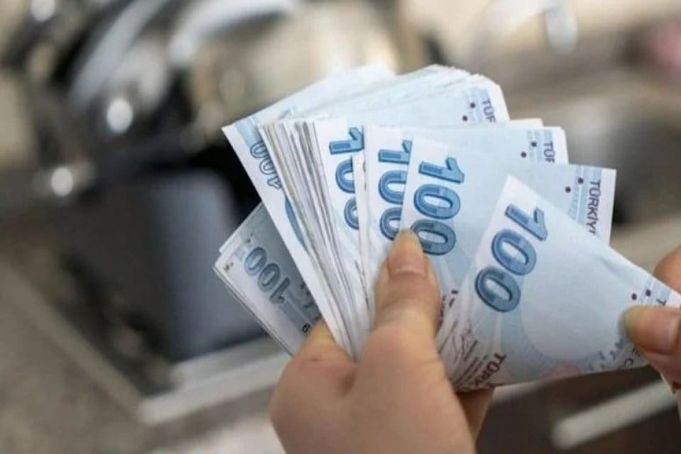 SGK, nisanda gelir ve aylık bağlama işlemi tamamlanan ve aylık