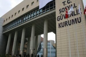 SGK, ahlak ve iyi niyet kurallarına uymayan &ccedil;alışanların işten &ccedil;ıkarılması