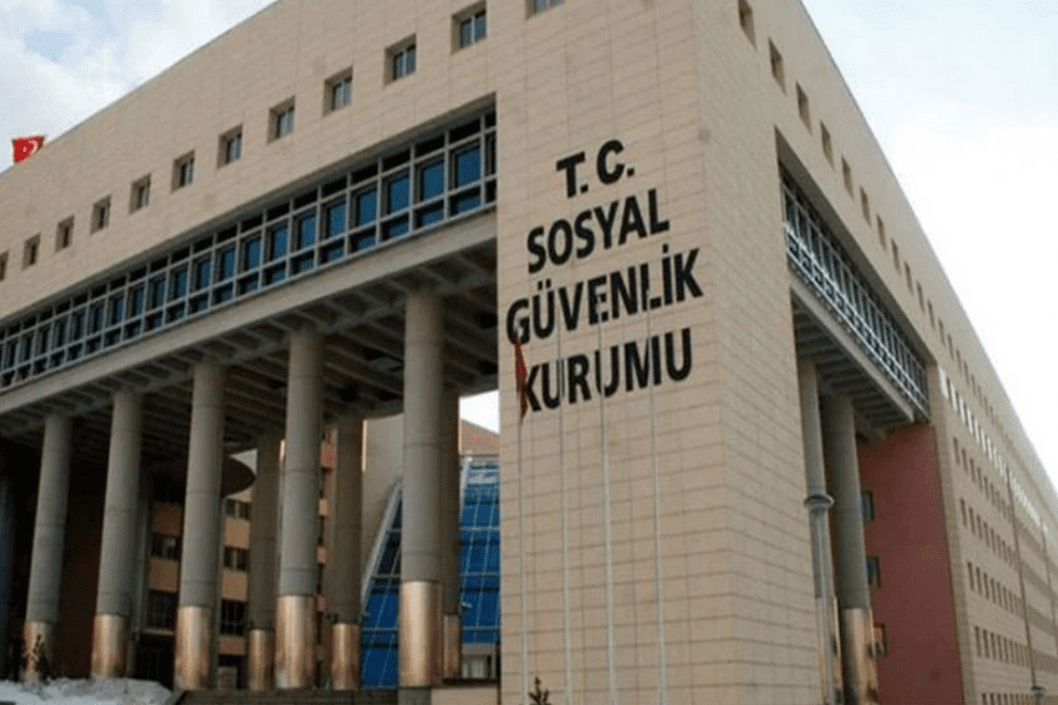 Sosyal G&uuml;venlik Kurumu'ndan (SGK) milyonlarca vatandaşı ilgilendiren bir uyarı geldi.