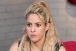 Vergi ka&ccedil;ak&ccedil;ılığı su&ccedil;lamasıyla İspanya'da yargılanan &uuml;nl&uuml; şarkıcı Shakira i&ccedil;in 8