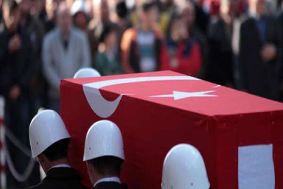 Siirt'in Pervari il&ccedil;esi kırsalında yola d&ouml;şenen mayının patlaması sonucu yaralanan