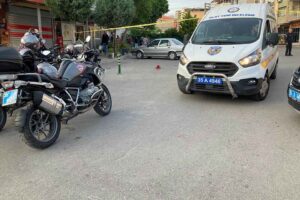 Olay, saat 18.00 sıralarında Bayraklı G&uuml;m&uuml;şpala Mahallesi 7302 sokakta meydana