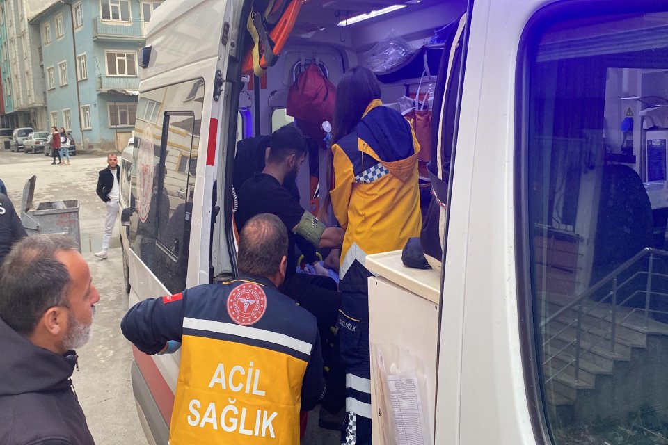 K&uuml;tahya'da M.&Uuml;.,&nbsp;oynadığı tabancanın ateş alması sonucu kendisi ve arkadaşı F.E.'yi