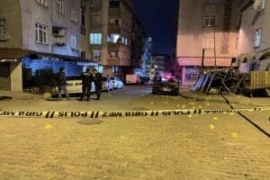 Bah&ccedil;elievler'de kimliği hen&uuml;z belirlenemeyen ş&uuml;phelilerce bir iş yerine silahlı saldırı