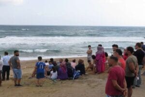 İstanbul Şile'de, şiddetli r&uuml;zgar ve dalgadan dolayı denize giren 1