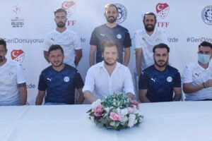 İzmir'de bu sezon Altay, S&uuml;per Lig'e, Bucaspor ise 2'nci Lig'e