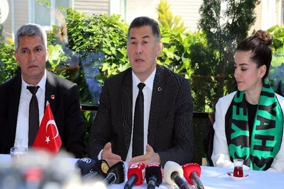 Ata İttifakı Cumhurbaşkanı Adayı Sinan Oğan, Denizli'de se&ccedil;im &ccedil;alışması ger&ccedil;ekleştirdi.