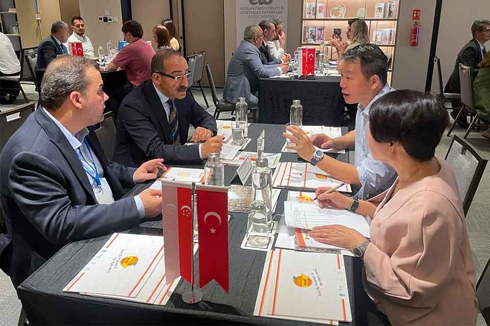 Ege Yaş Meyve Sebze İhracat&ccedil;ıları Birliği, Singapur ve Endonezya'ya Sekt&ouml;rel