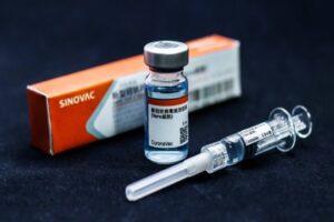 Endonezya medyası, Çin'de geliştirilen Sinovac aşısındaki denemeleri yürüten ünlü bilim