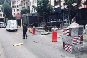 Şişli'de doğalgaz borusu patladı. Galata Deresi Caddesi yaşanan patlama nedeniyle