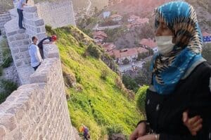 &Ccedil;orum'da şizofreni hastası Ferdi Arık'ın surlardan d&uuml;şerek hayatını kaybetmesine neden