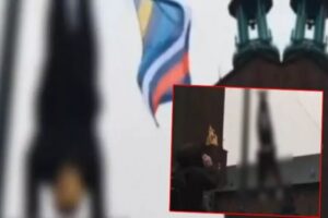 İsve&ccedil;'te, ter&ouml;r &ouml;rg&uuml;t&uuml; PKK sempatizanları Cumhurbaşkanı Recep Tayyip Erdoğan'ın maketini