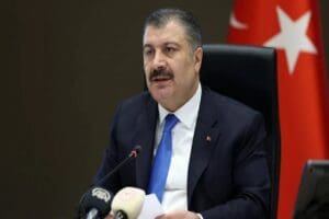 SMA Bilim Kurulu toplantısı sonrası a&ccedil;ıklama yapan Sağlık Bakanı Fahrettin