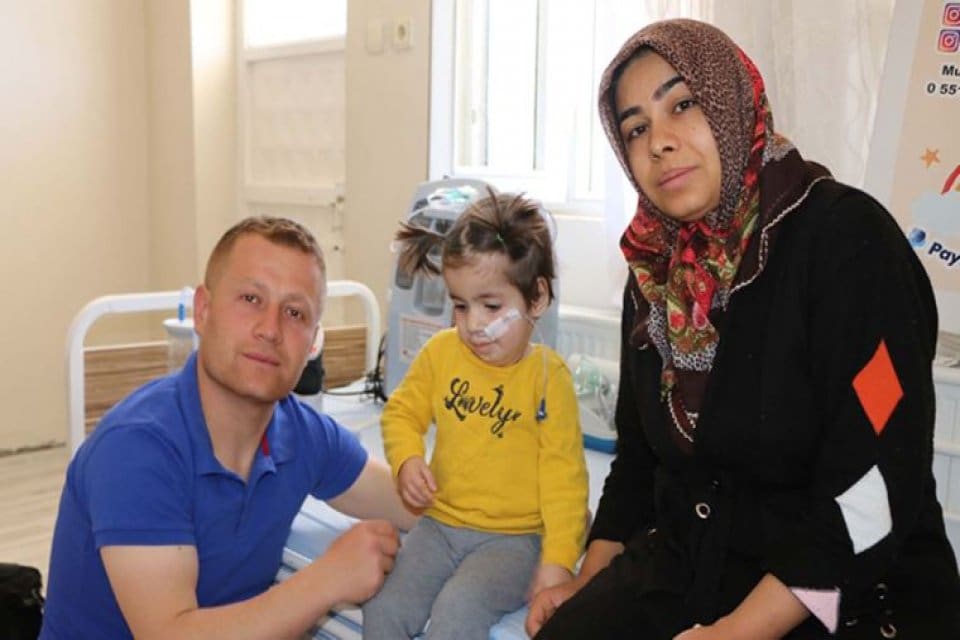 Adıyaman'da Murat ve Remziye &Ccedil;alış &ccedil;iftinin SMA hastası kızları Nilay