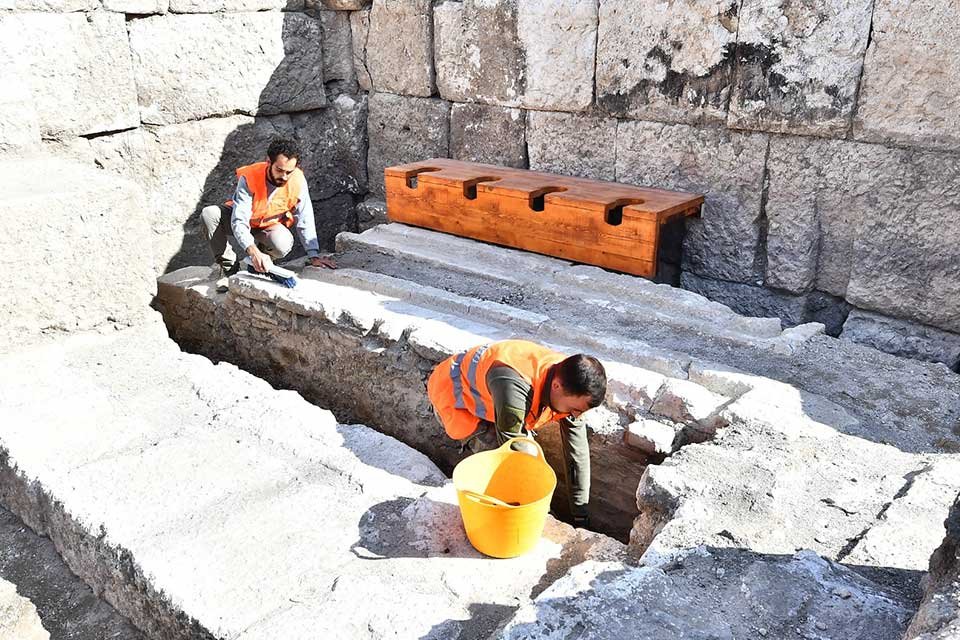 İzmir B&uuml;y&uuml;kşehir Belediyesi&rsquo;nin desteğiyle 5 yıldır kazı &ccedil;alışmalarının s&uuml;rd&uuml;ğ&uuml; Smyrna