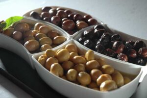 Sofralık zeytin ihracatında 2020/21 sezonu yeni bir rekorla geride kaldı.