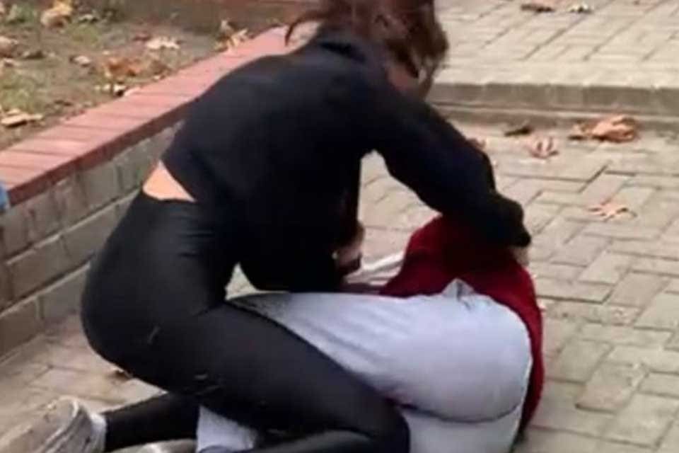 İzmir Konak'ta akıl almaz bir olay yaşandı. İddiaya g&ouml;re bir