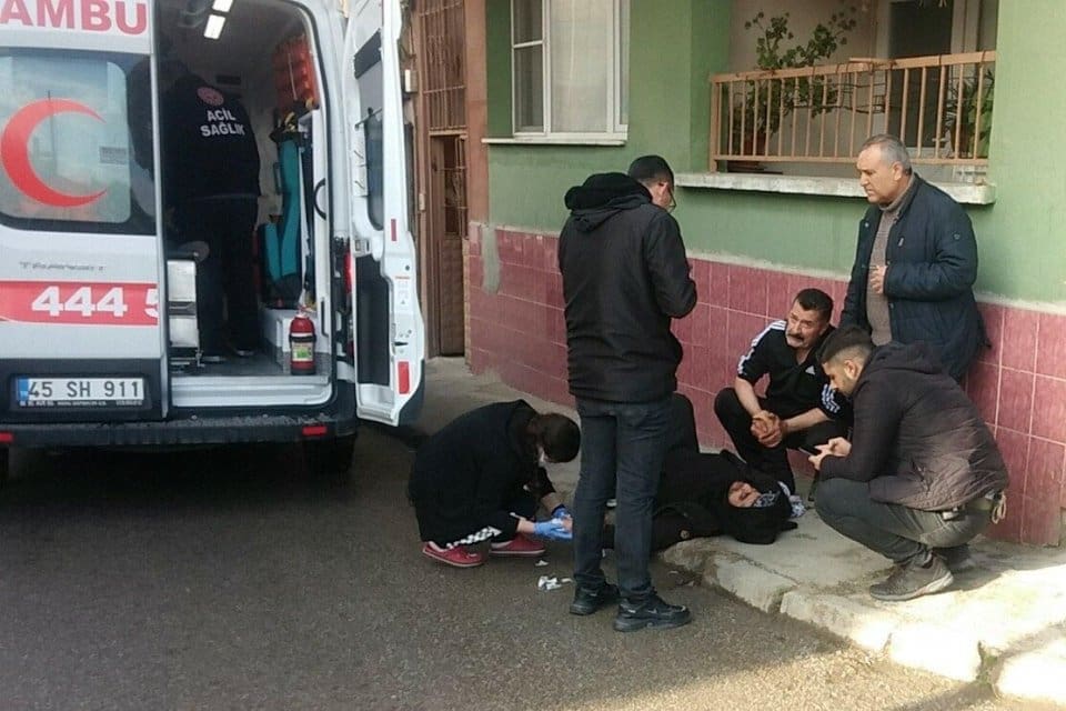Manisa'nın Alaşehir il&ccedil;esinde M.Y. (45), tartıştığı M.A.K. (39) ile G.K.'yi