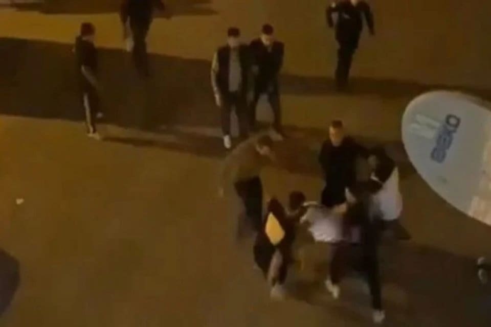 Adana&rsquo;da apartman y&ouml;netimiyle ilgili, iki grup arasında &ccedil;ıkan tartışmada bir