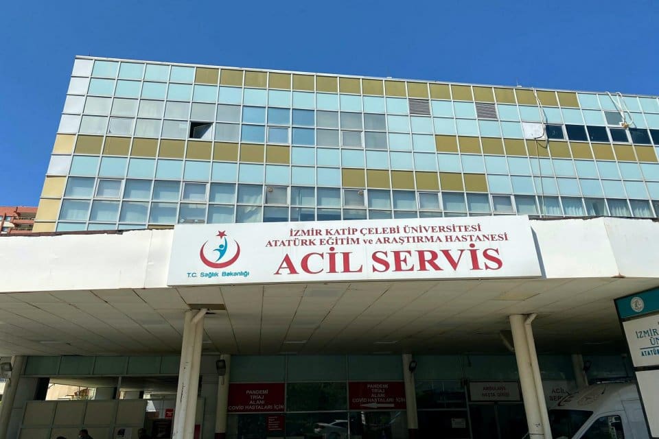 İZMİR'de, sokak ortasında tartıştığı Mehmet Sertan Yener'i (46), tabanca ile