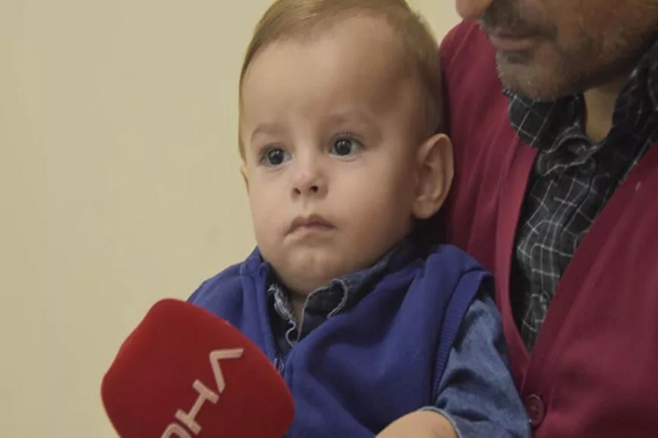 Konya'da 14 aylık G&ouml;kt&uuml;rk Satılmış'ın sağ b&ouml;breğindeki 40 adet taş,