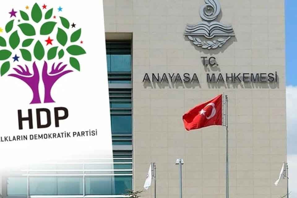 Anayasa Mahkemesi, HDP'nin 'karar ertelensin' talebine oy birliğiyle ret etti.