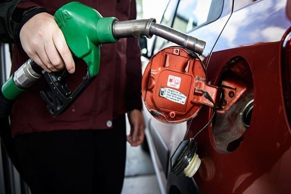 Ge&ccedil;en g&uuml;n litre başına 1 lira 70 kuruş zam gelen