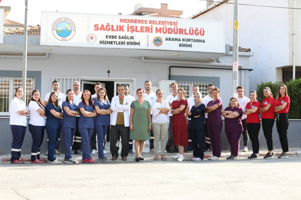 Menderes Belediyesi sosyal belediyecilik anlayışı ile &ccedil;ıktığı bu yolda vatandaşa