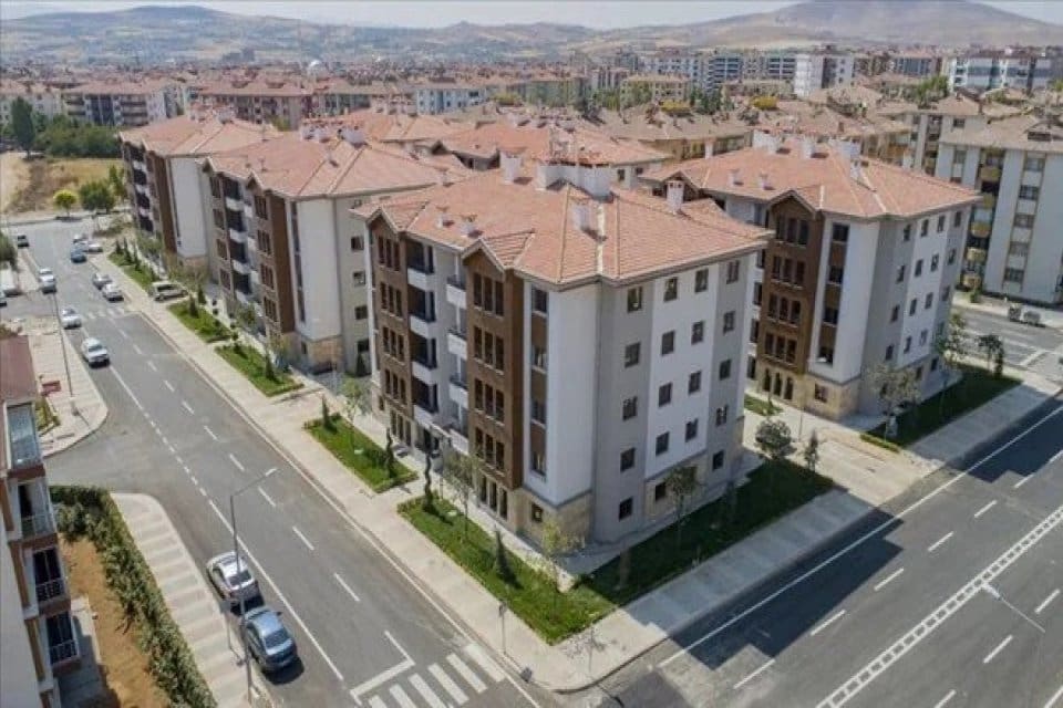 Sosyal konut hamlesi "İlk Evim İlk İş Yerim" projesi kapsamında
