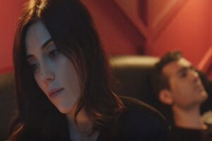 Caner Cindoruk ve Melis Sezen'in oynadığı Sadakatsiz'de Asya karakterine can