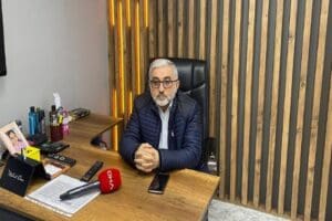 Deprem b&ouml;lgesine yardım amacıyla ger&ccedil;ekleştirilen "T&uuml;rkiye Tek Y&uuml;rek" ortak canlı