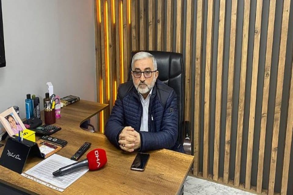 Deprem b&ouml;lgesine yardım amacıyla ger&ccedil;ekleştirilen "T&uuml;rkiye Tek Y&uuml;rek" ortak canlı