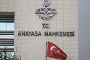 Anayasa Mahkemesi, İngilizce &ouml;ğretmeni J&uuml;lide Hansu'nun15 Temmuz darbe girişimi sonrası