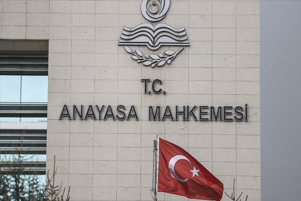 Anayasa Mahkemesi, İngilizce &ouml;ğretmeni J&uuml;lide Hansu'nun15 Temmuz darbe girişimi sonrası