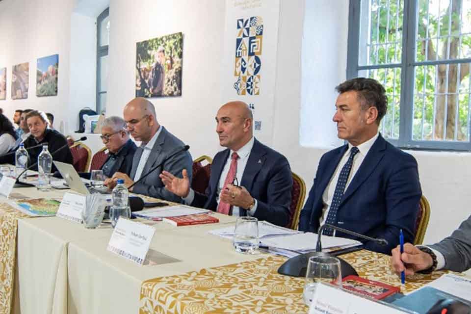 İzmir Büyükşehir Belediye Başkanı Tunç Soyer, “Geleceğin Türkiyesi'ni inşa ediyoruz”