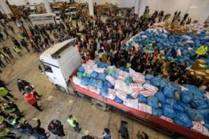 İzmir B&uuml;y&uuml;kşehir Belediyesi'nin Kahramanmaraş merkezli depremlerin ardından b&ouml;lgede yara sarma